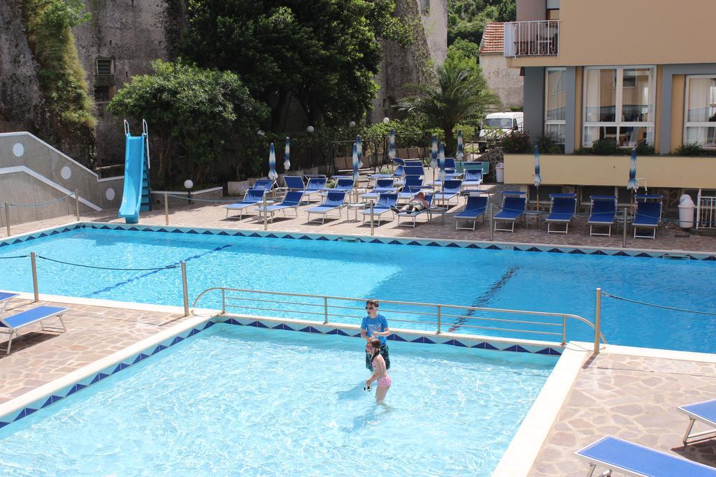Casa Vacanza San Pietro Maiori Eksteriør bilde
